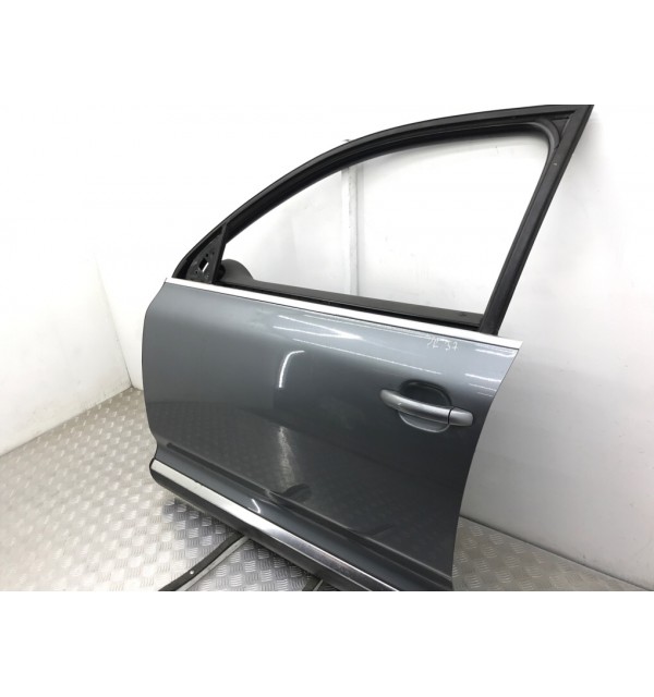 Дверь передняя левая бу для Volkswagen Touareg  2.5 TDi,  2005 г.