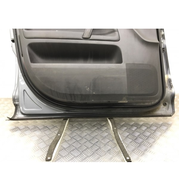 Дверь передняя левая бу для Volkswagen Touareg  2.5 TDi,  2005 г.