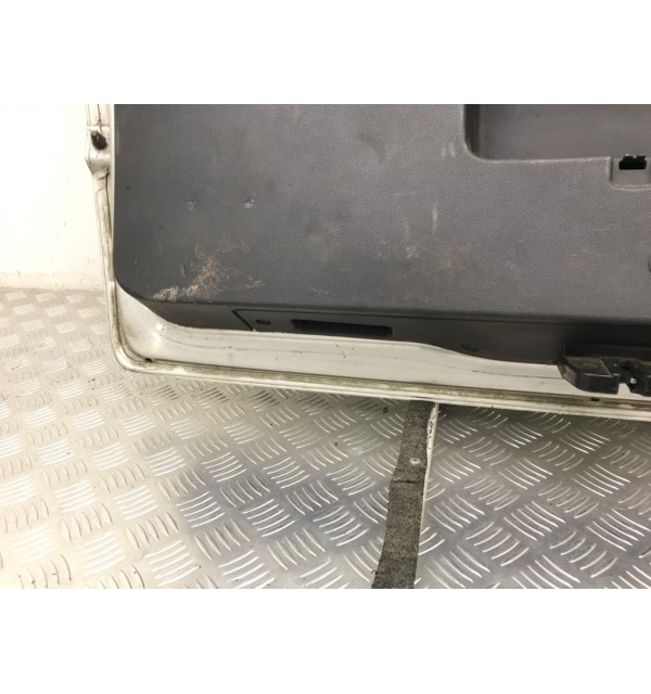 Крышка багажника бу для Opel Zafira B 1.6 i,  2012 г.