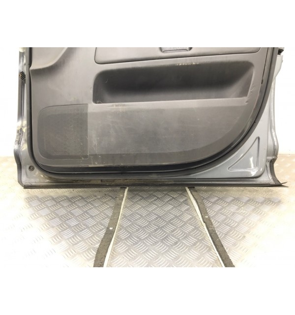 Дверь передняя правая бу для Volkswagen Touareg  2.5 TDi,  2005 г.