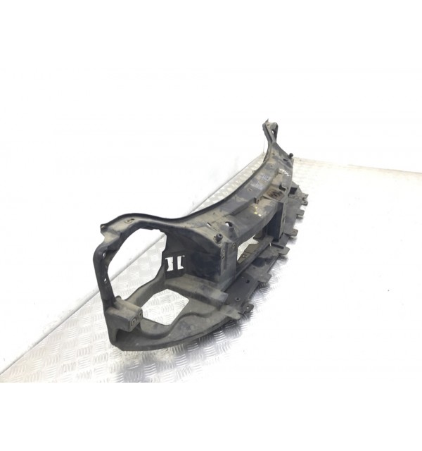 Панель передняя (телевизор) бу для Opel Vivaro  2.0 CDTi,  2008 г.