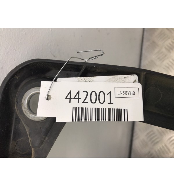 Панель передняя (телевизор) бу для Opel Vivaro  2.0 CDTi,  2008 г.