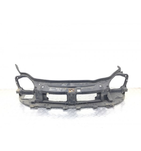 Панель передняя (телевизор) бу для Opel Vivaro  1.9 CDTi,  2005 г.