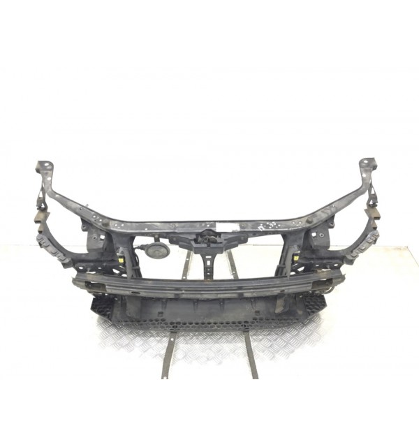 Панель передняя (телевизор) бу для Kia Ceed 1 1.4 i,  2008 г.