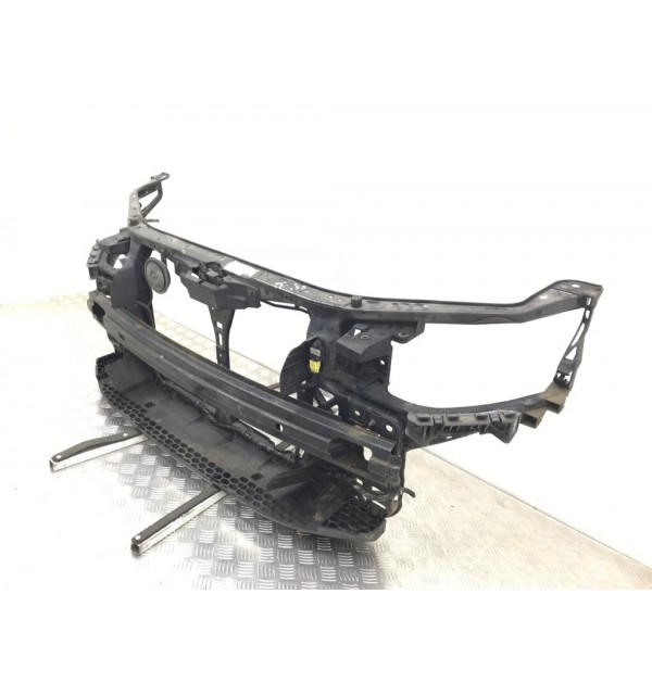 Панель передняя (телевизор) бу для Kia Ceed 1 1.4 i,  2008 г.