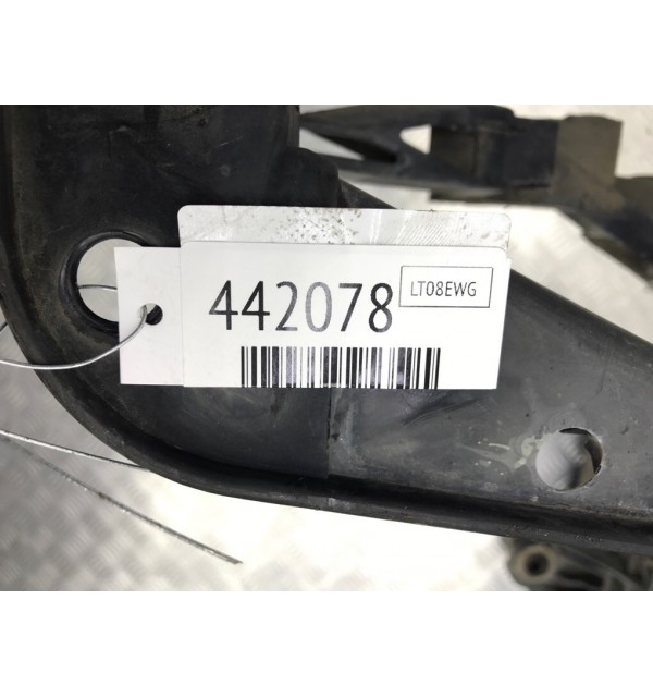 Панель передняя (телевизор) бу для Kia Ceed 1 1.4 i,  2008 г.