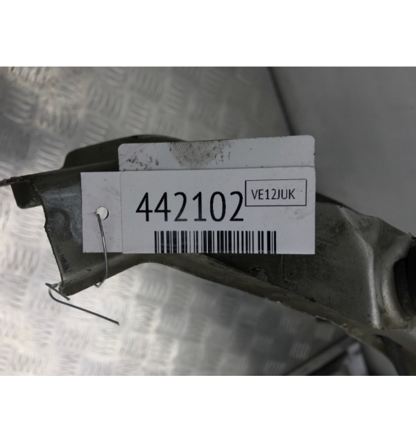 Панель передняя (телевизор) бу для Opel Zafira B 1.6 i,  2012 г.