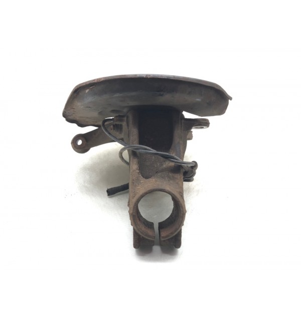 Кулак поворотный левый бу для Nissan Qashqai 2 1.2 Ti,  2014 г.