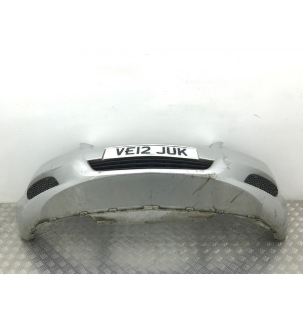 Бампер передний бу для Opel Zafira B 1.6 i,  2012 г.