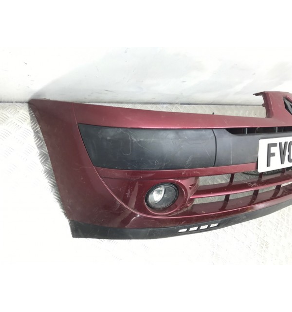 Бампер передний бу для Renault Clio 2 1.2 i,  2003 г.