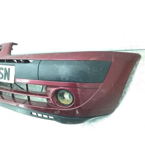 Бампер передний бу для Renault Clio 2 1.2 i,  2003 г.