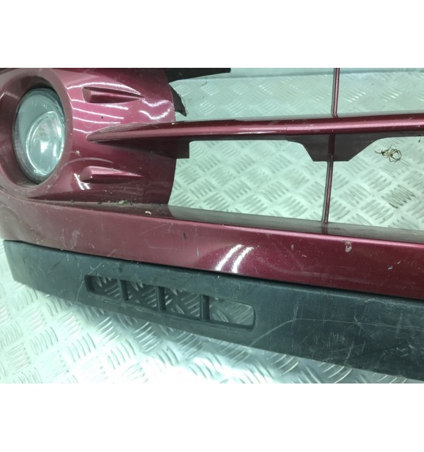Бампер передний бу для Renault Clio 2 1.2 i,  2003 г.
