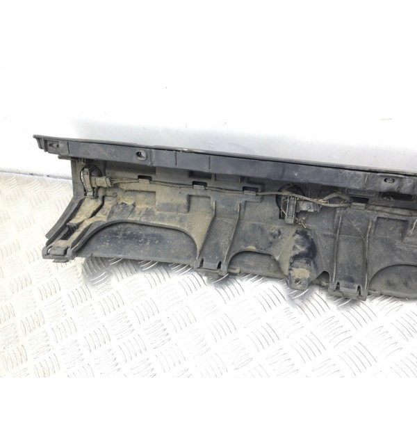 Бампер задний бу для Volkswagen Crafter  2.5 TDi,  2010 г.