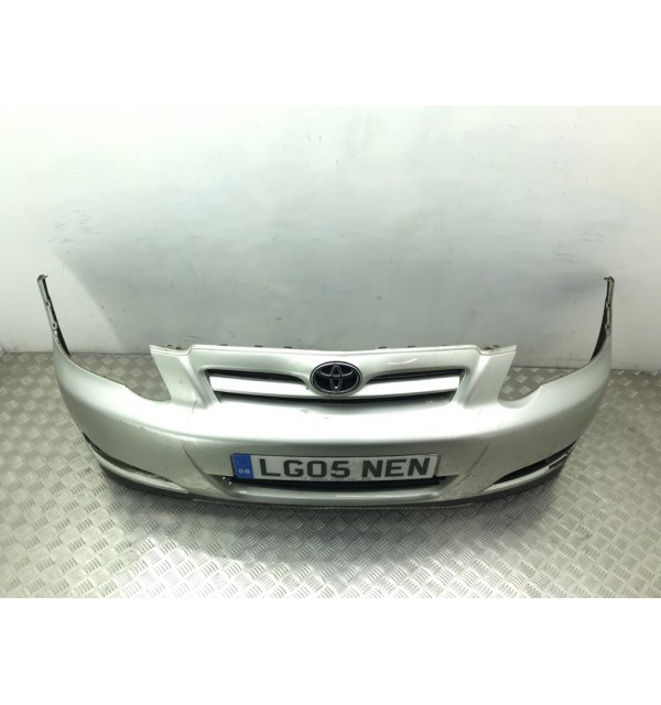 Бампер передний бу для Toyota Corolla  1.6 i,  2005 г.