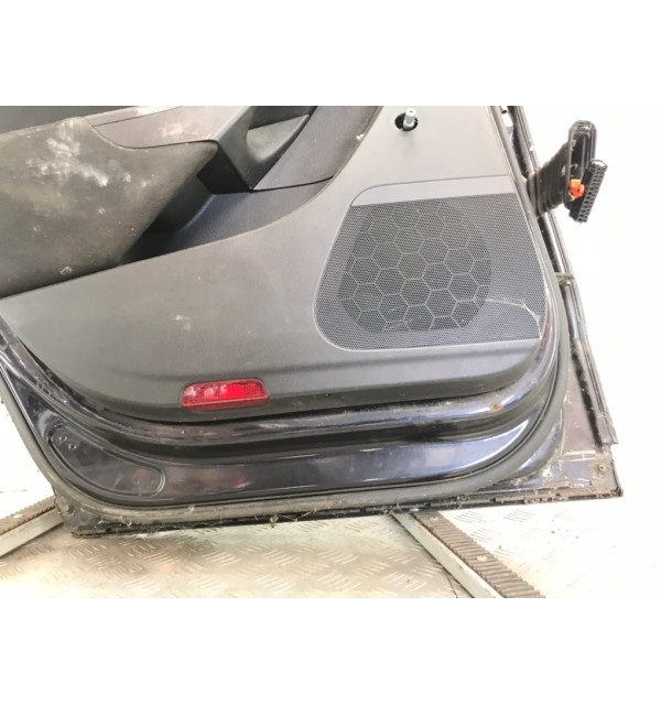 Дверь задняя левая бу для Volkswagen Passat B6 1.9 TDi,  2006 г.
