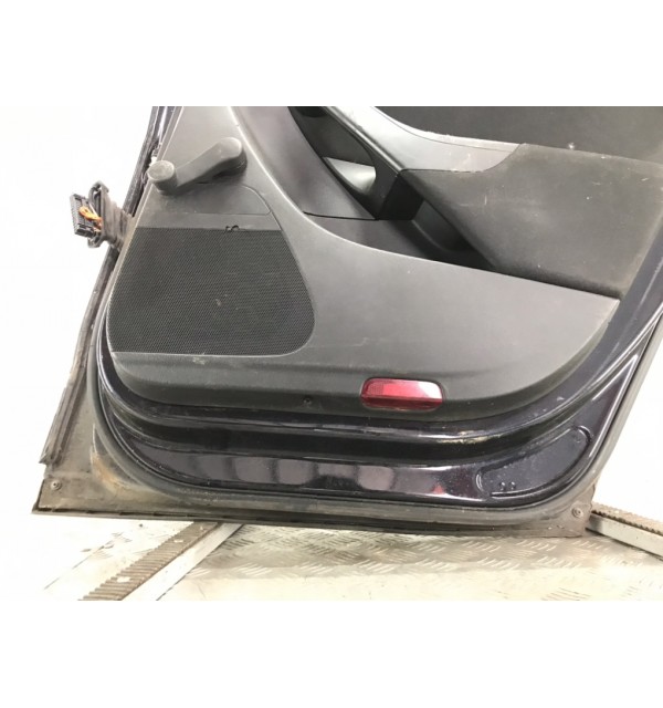 Дверь задняя правая бу для Volkswagen Passat B6 2.0 TDi,  2009 г.