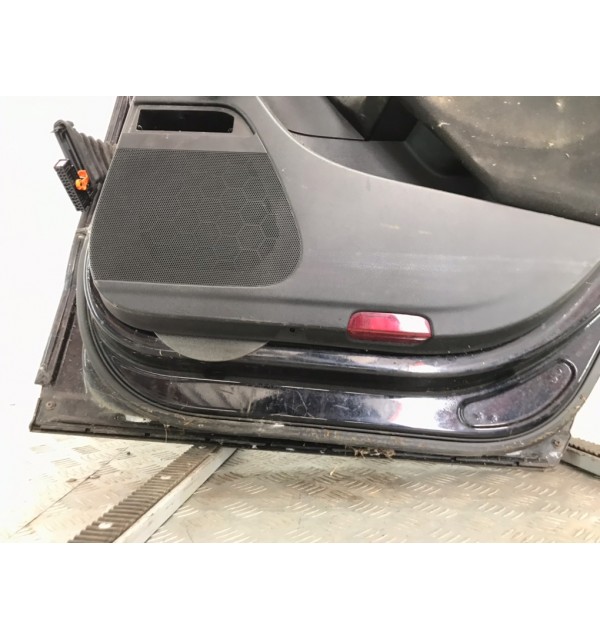 Дверь задняя правая бу для Volkswagen Passat B6 1.9 TDi,  2006 г.