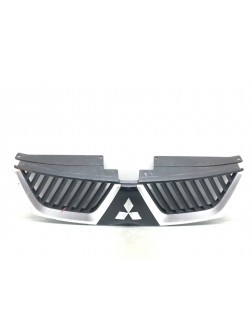 Решетка радиатора бу для Mitsubishi Outlander 2 2.0 DiD, 2007 г.