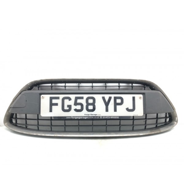 Заглушка (решетка) в бампер передний бу для Ford Fiesta 6 1.4 TDCi,  2008 г.