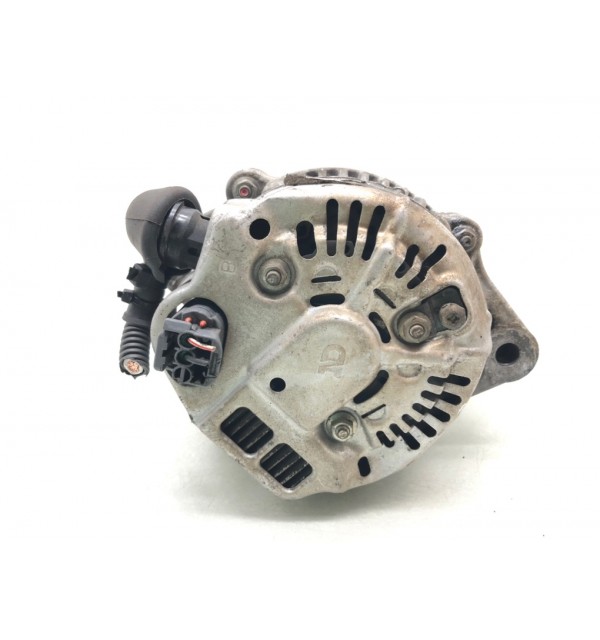 Генератор бу для Suzuki Grand Vitara  2.5 i,  2000 г.