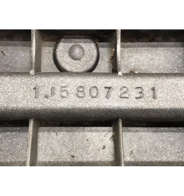 Бампер передний бу для Volkswagen Bora 1 1.9 TDi,  2003 г.