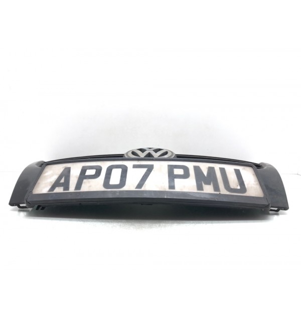 Решетка радиатора бу для Volkswagen Jetta 5 2.0 TDi,  2007 г.