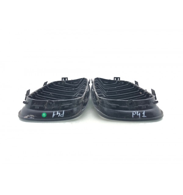 Решетка радиатора бу для BMW 3 E90/E91/E92/E93 2.0 TD,  2012 г.