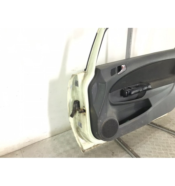 Дверь передняя правая бу для Opel Corsa D 1.2 i,  2011 г.