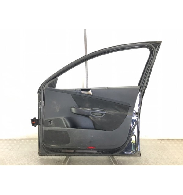 Дверь передняя правая бу для Volkswagen Passat B6 2.0 TDi,  2009 г.