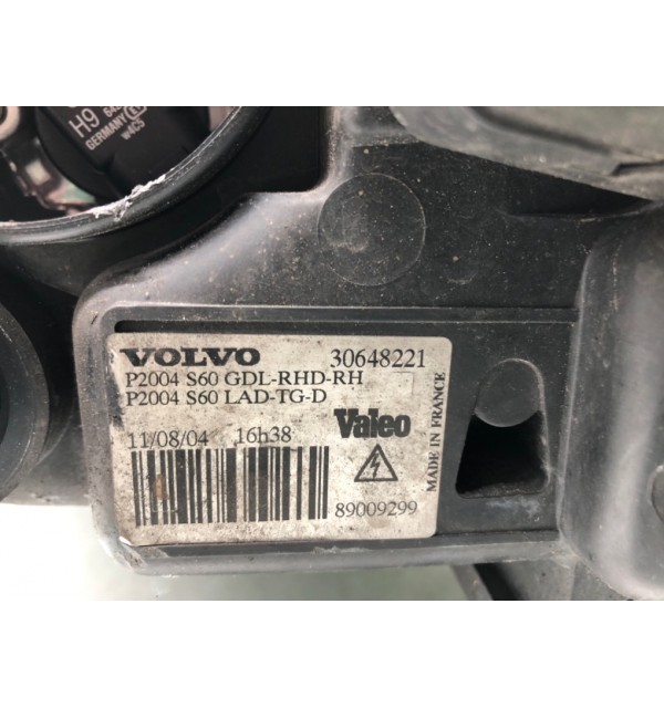 Фара правая бу для Volvo S60 1 2.4 D5,  2004 г.