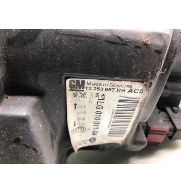 Фара правая бу для Opel Astra J 1.6 Ti,  2010 г.