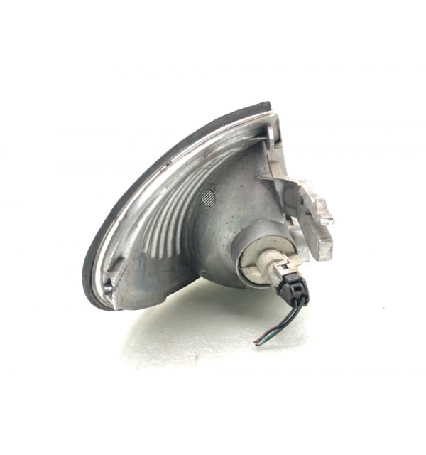 Поворотник левый бу для Nissan Almera N16 1.5 i,  2002 г.