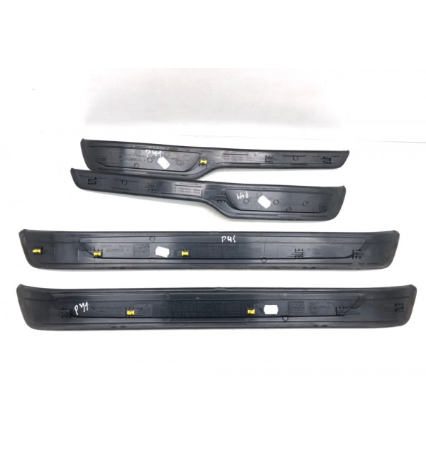 Накладка на порог бу для BMW 3 E90/E91/E92/E93 2.0 TD,  2012 г.