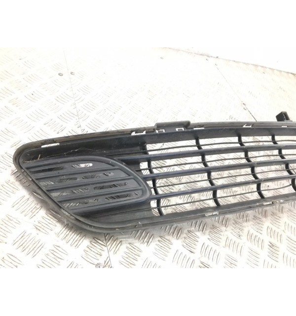 Заглушка (решетка) в бампер передний бу для Citroen C4 Grand Picasso 1 1.6 HDi,  2010 г.