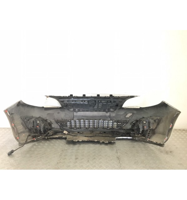 Бампер передний бу для Opel Astra J 1.6 Ti,  2010 г.