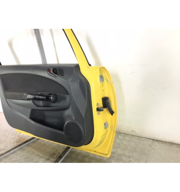 Дверь передняя левая бу для Opel Corsa D 1.2 i,  2011 г.