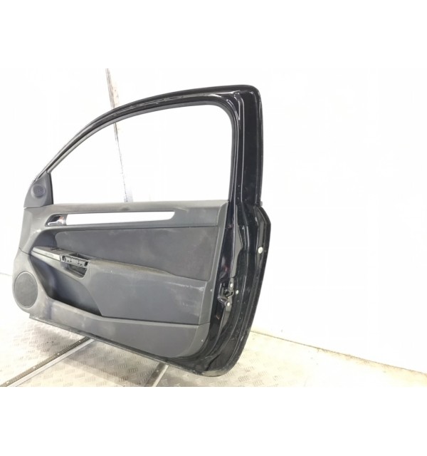 Дверь передняя правая бу для Opel Astra H 1.6 i,  2006 г.