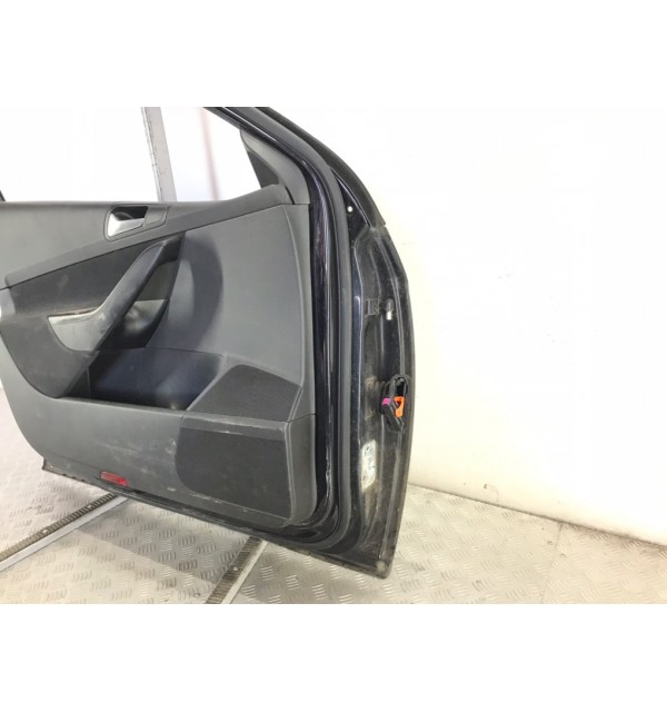 Дверь передняя левая бу для Volkswagen Passat B6 2.0 TDi,  2009 г.