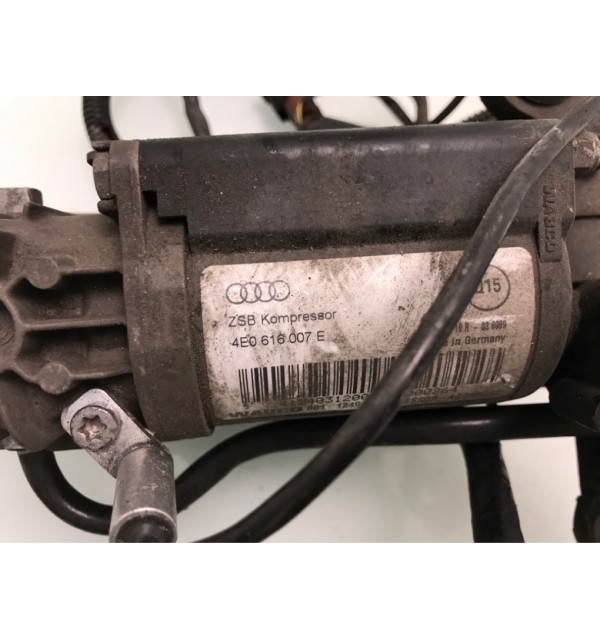 Компрессор пневмоподвески бу для Audi A8 D3 3.0 TDi,  2007 г.