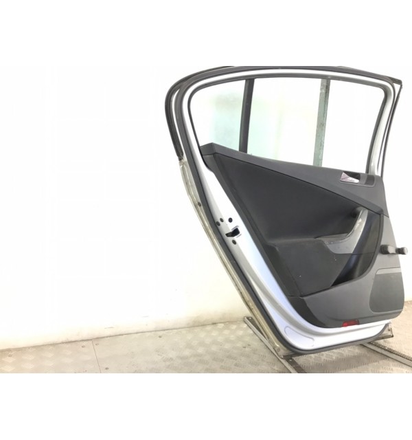 Дверь задняя левая бу для Volkswagen Passat B6 1.9 TDi,  2006 г.