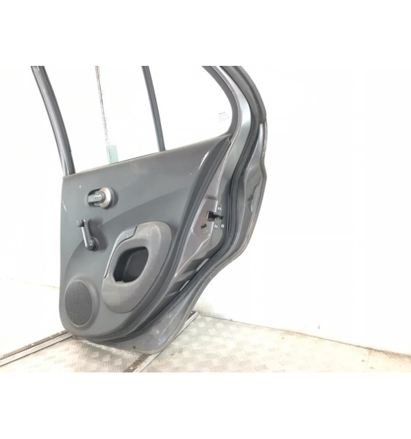 Дверь задняя правая бу для Nissan Micra K12 1.5 DCi,  2004 г.