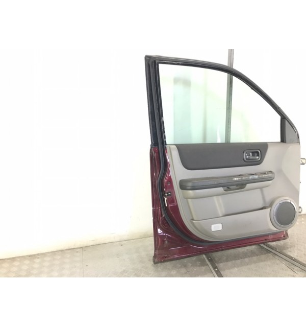 Дверь передняя левая бу для Nissan X-Trail T30 2.2 DCi,  2003 г.