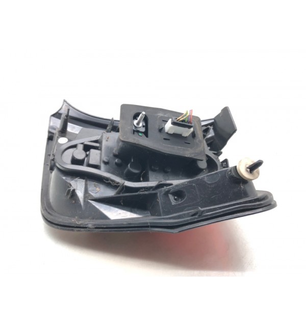 Фонарь задний левый бу для Citroen C3 2 1.4 HDI,  2010 г.