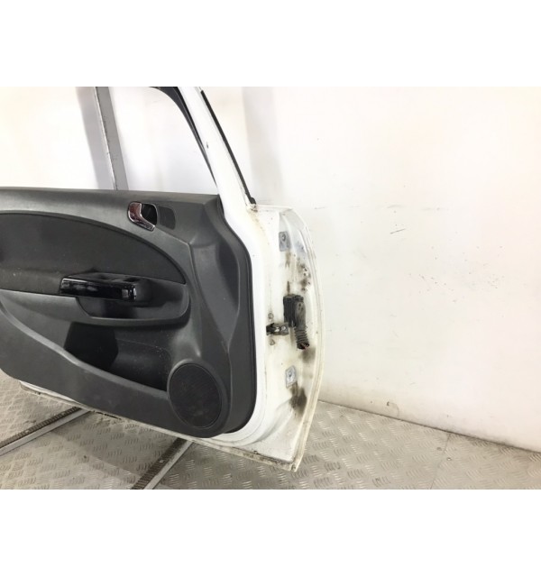 Дверь передняя левая бу для Opel Corsa D 1.2 i,  2011 г.