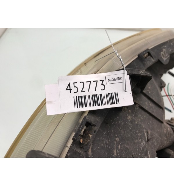 Фара правая бу для Toyota Yaris XP9 1.0 i,  2006 г.