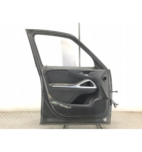 Дверь передняя левая бу для Opel Zafira C 1.8 i,  2014 г.