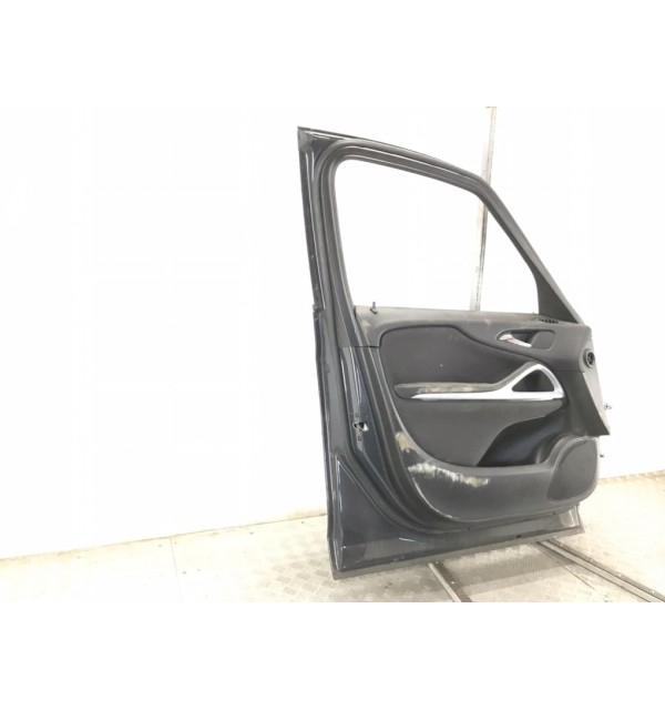 Дверь передняя левая бу для Opel Zafira C 1.8 i,  2014 г.