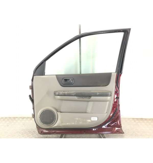Дверь передняя правая бу для Nissan X-Trail T30 2.2 DCi,  2003 г.