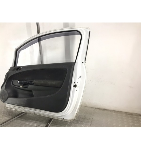 Дверь передняя правая бу для Opel Corsa D 1.2 i,  2011 г.