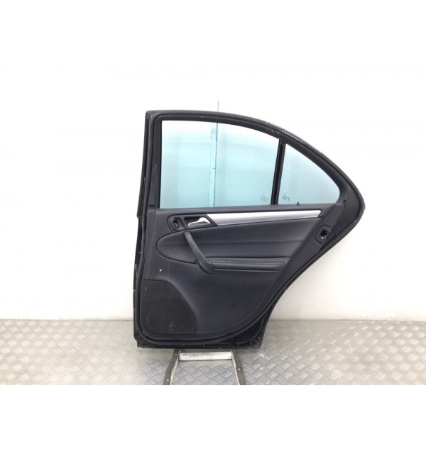 Дверь задняя правая бу для Mercedes C W203 1.8 i,  2006 г.